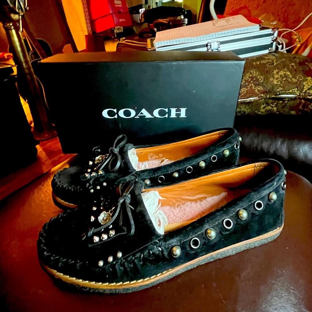 Coach all leather gorgeous loafers